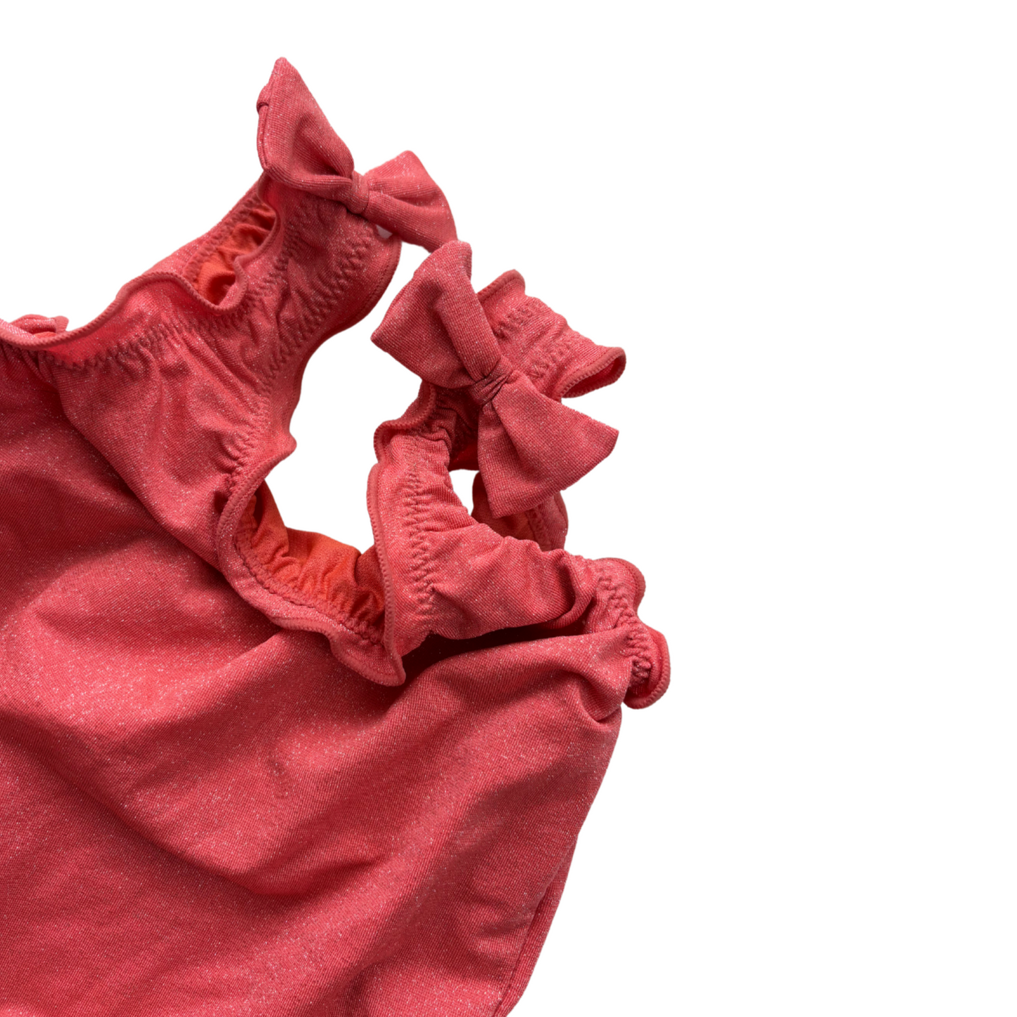 Name it spīdīgs peldkostīms