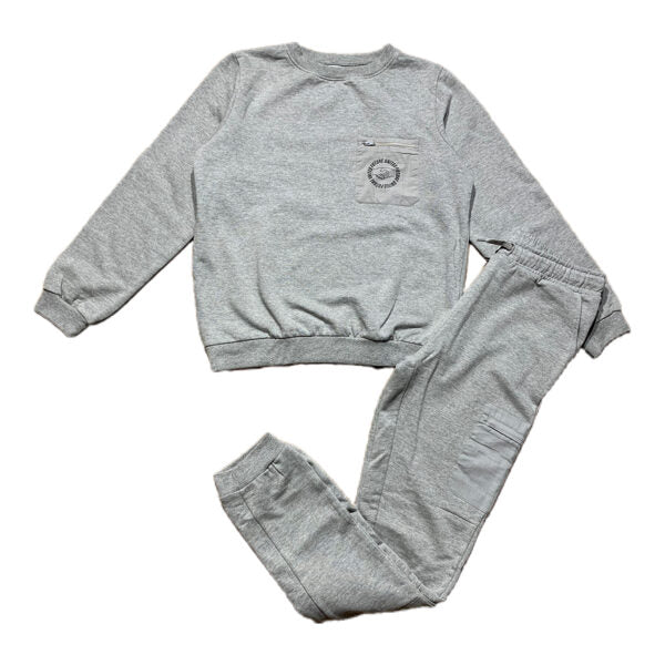 Cost:bart brīvā laika kostīms